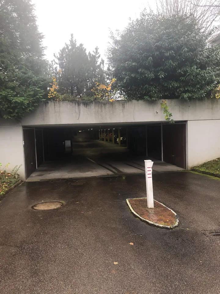 Cerchi un posto auto?