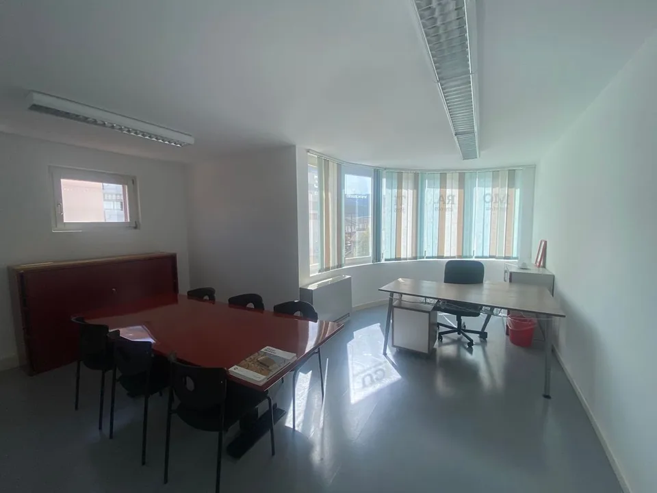 Agno - Ufficio arredato in affitto - 2.5 locali, 75 mq con terrazzo - P29