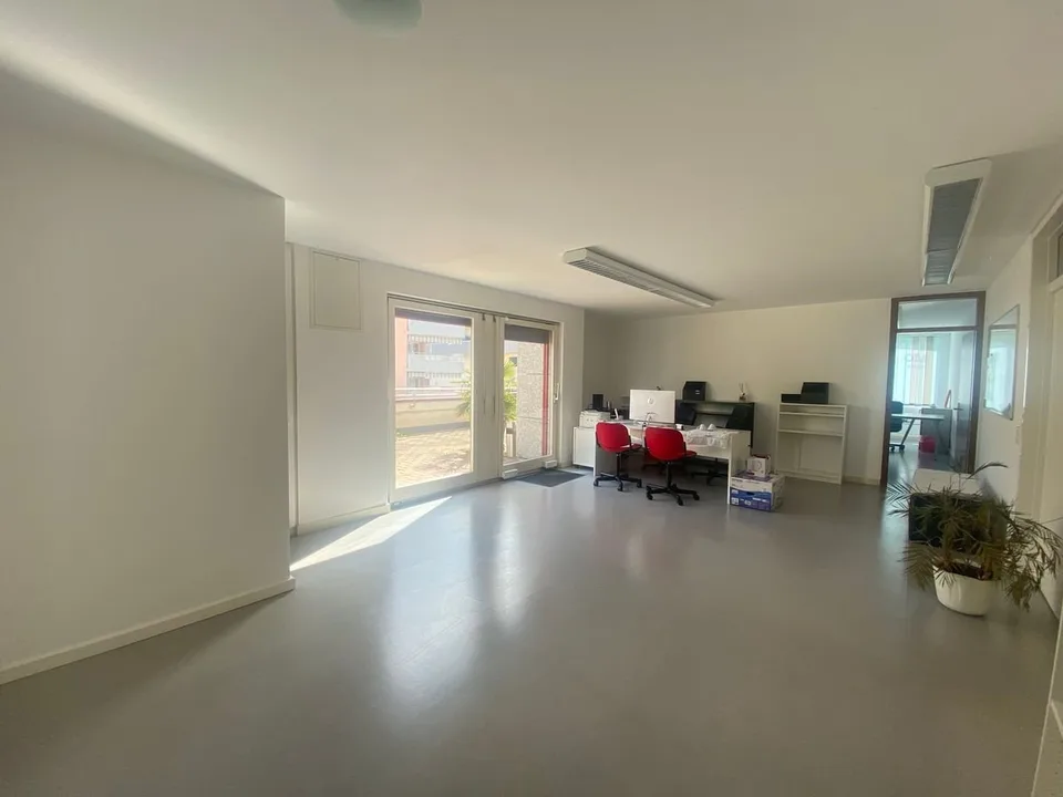 Agno - Ufficio arredato in affitto - 2.5 locali, 75 mq con terrazzo - P29