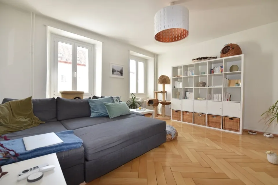 Zweieinhalb-Zimmer-Wohnung mit viel Licht zu vermieten – Rue du Progrès, La Chaux-de-Fonds