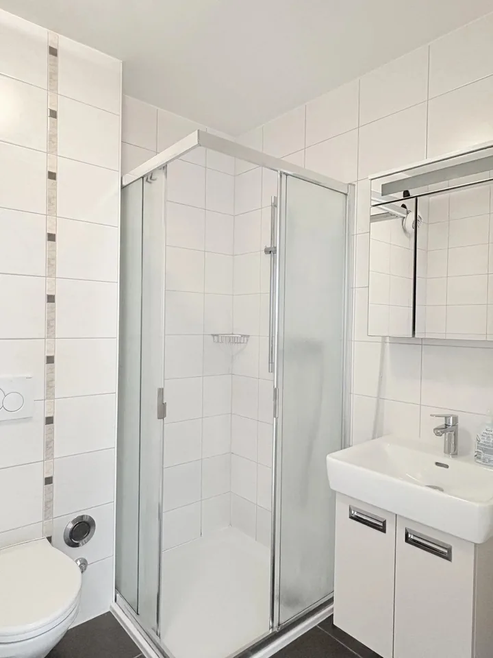 Schönes 4,5-Zimmer-Apartment, nur wenige Schritte vom See und allen Annehmlichkeiten entfernt – Foto 9 von 9