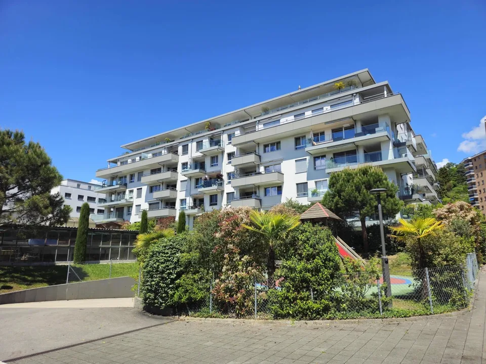 Bel appartement de 4,5 pièces situé à deux pas du lac et de toutes les commodités