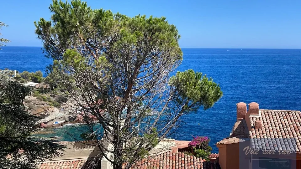 Vacanze estive con i piedi nell'acqua, appartamento in residenza privata