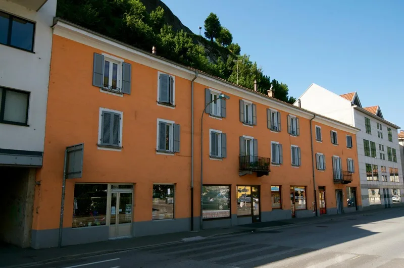 Ufficio / Negozio / Atelier al Piano Terra, ampia vetrina