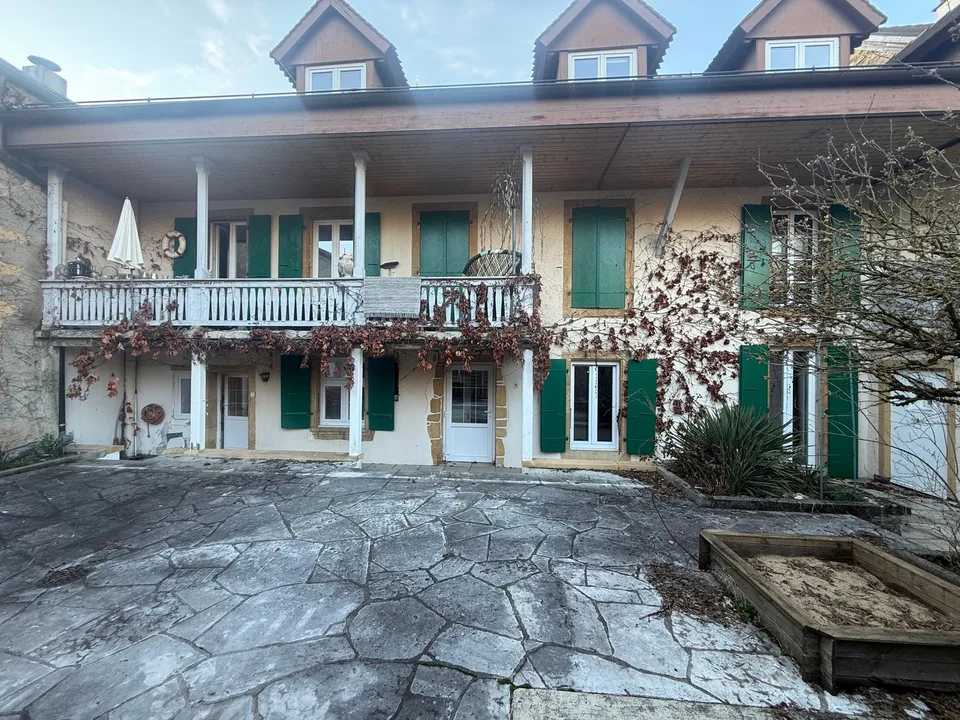 Appartamento di 165 m2 nel centro del villaggio con 2 ampie terrazze