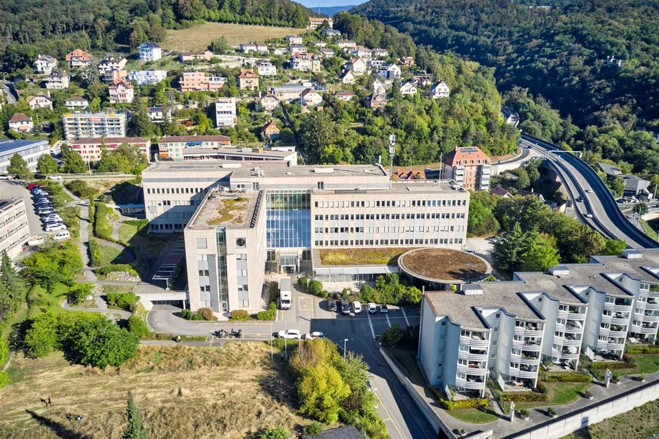 RAVIÈRES - de 200 à 785 m2