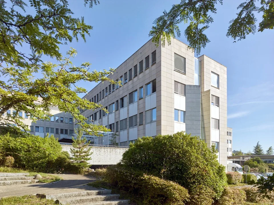 RAVIÈRES - de 200 à 785 m2