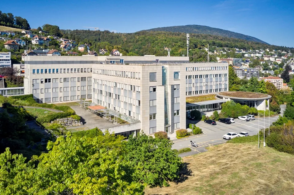 RAVIÈRES - de 200 à 785 m2