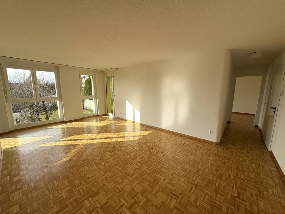 Appartamento con balcone e parco giochi in affitto