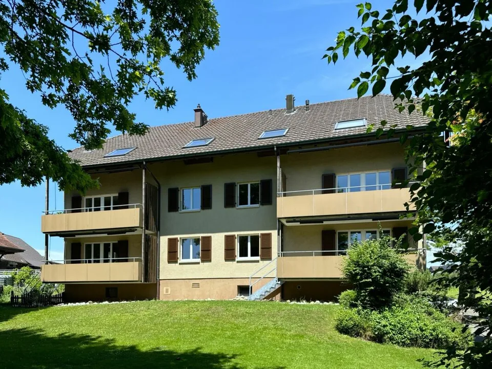 Appartement de mansarde rénové 4 1/2 pièces avec galerie