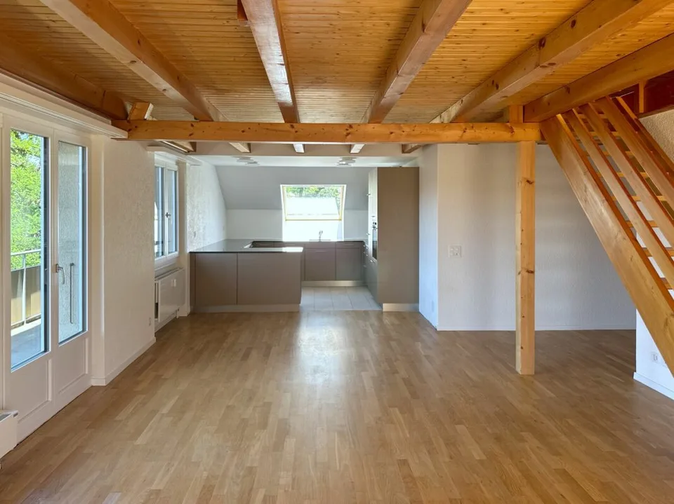 Sanierte 4 1/2-Zimmer-Dachwohnung mit Galerie