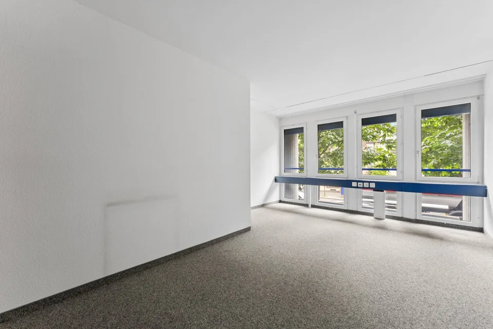 Vielseitige Gewerbe- und Büroflächen an gut sichtbarer Lage – Foto 11 von 13