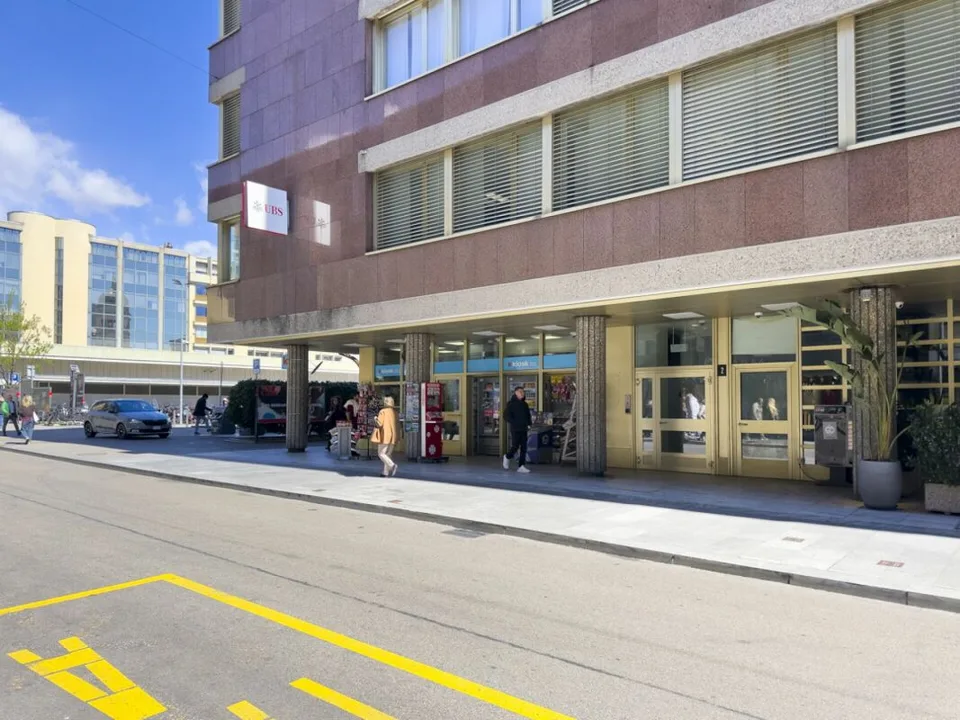 Kommerzieller Raum mit Schaufenster im Zentrum von Lugano – Foto 8 von 9