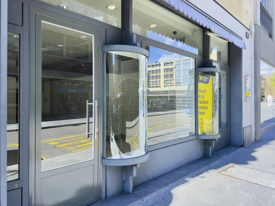 Kommerzieller Raum mit Schaufenster im Zentrum von Lugano – Foto 9 von 9