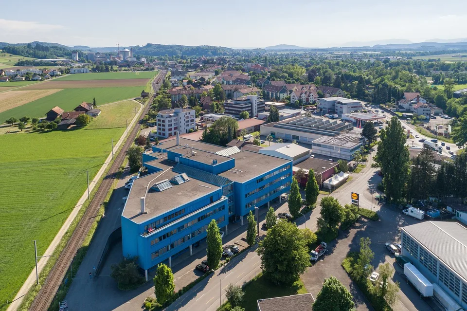 Spazio di stoccaggio 561m2 nel 2° seminterrato nel Bluebox-Aarberg con infrastruttura professionale