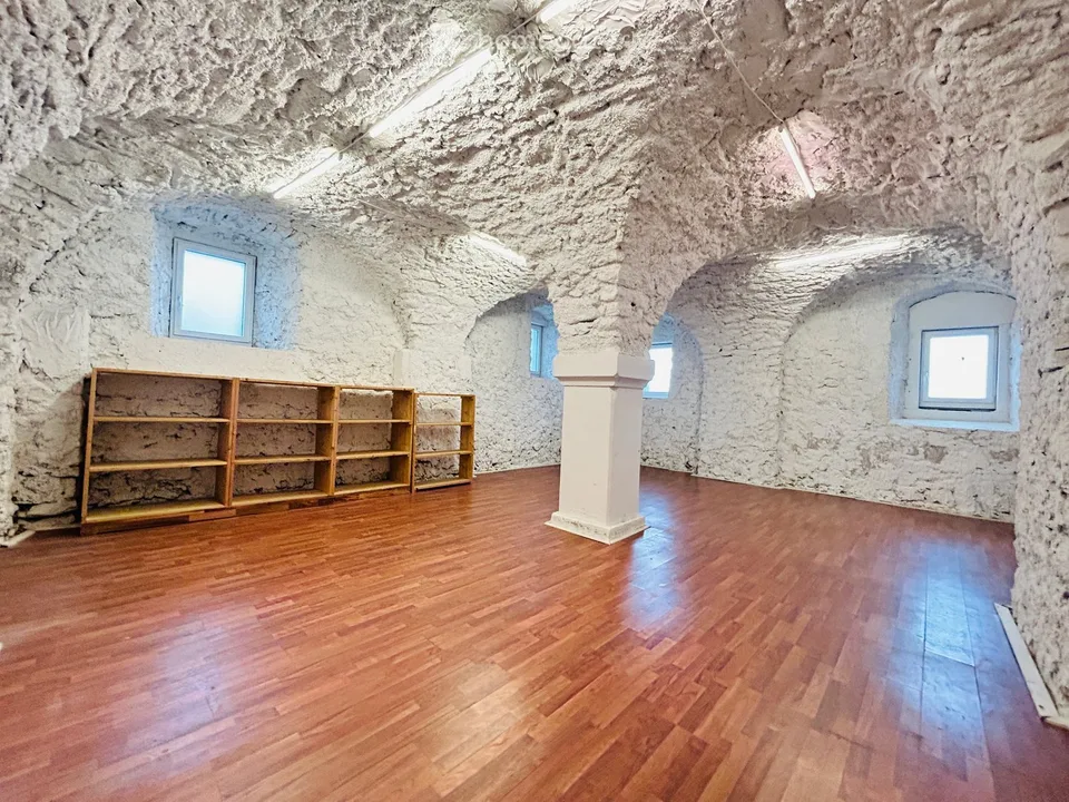 Locale commerciale affascinante in un edificio storico – Boswil