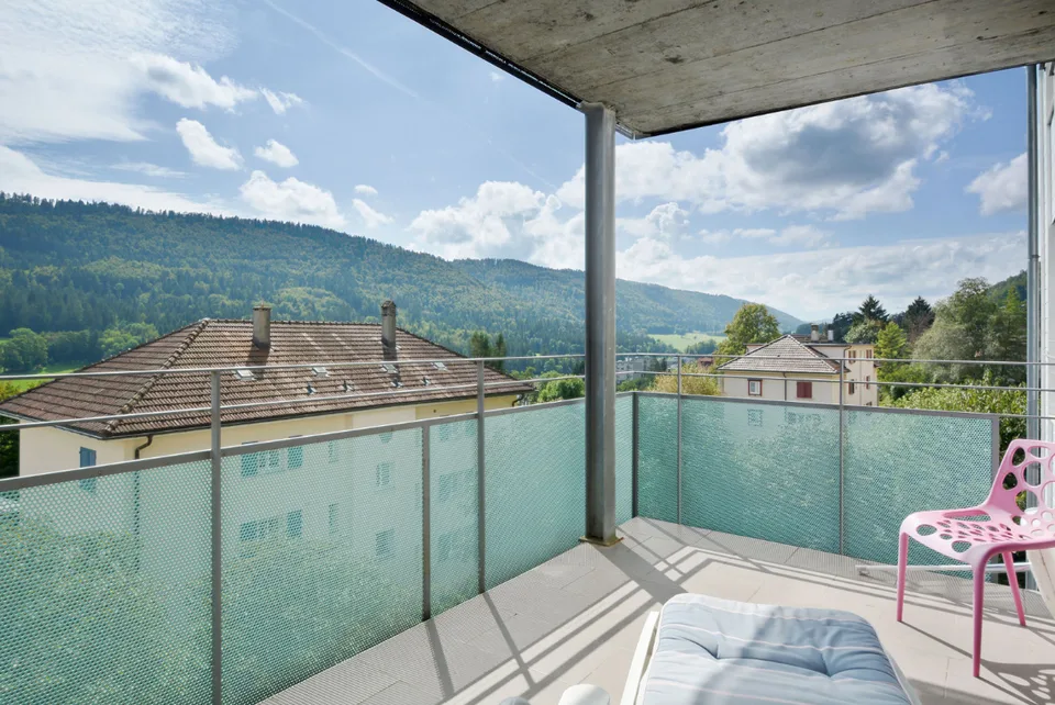 Geräumige 4.5-Zimmer-Wohnung mit Balkon und Bergblick in Saint-Imier – Foto 7 von 9
