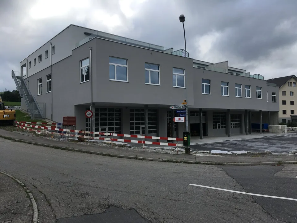 Spazio commerciale riscaldato di circa 250 m2