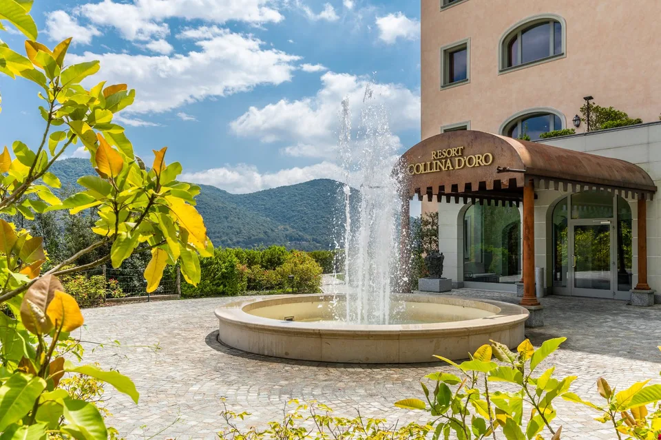 LUGANO-COLLINA D'ORO- ATTICO DI LUSSO ARREDATO SU DUE LIVELLI CON SPLENDIDA VISTA LAGO(rif.609) – foto 18 di 21