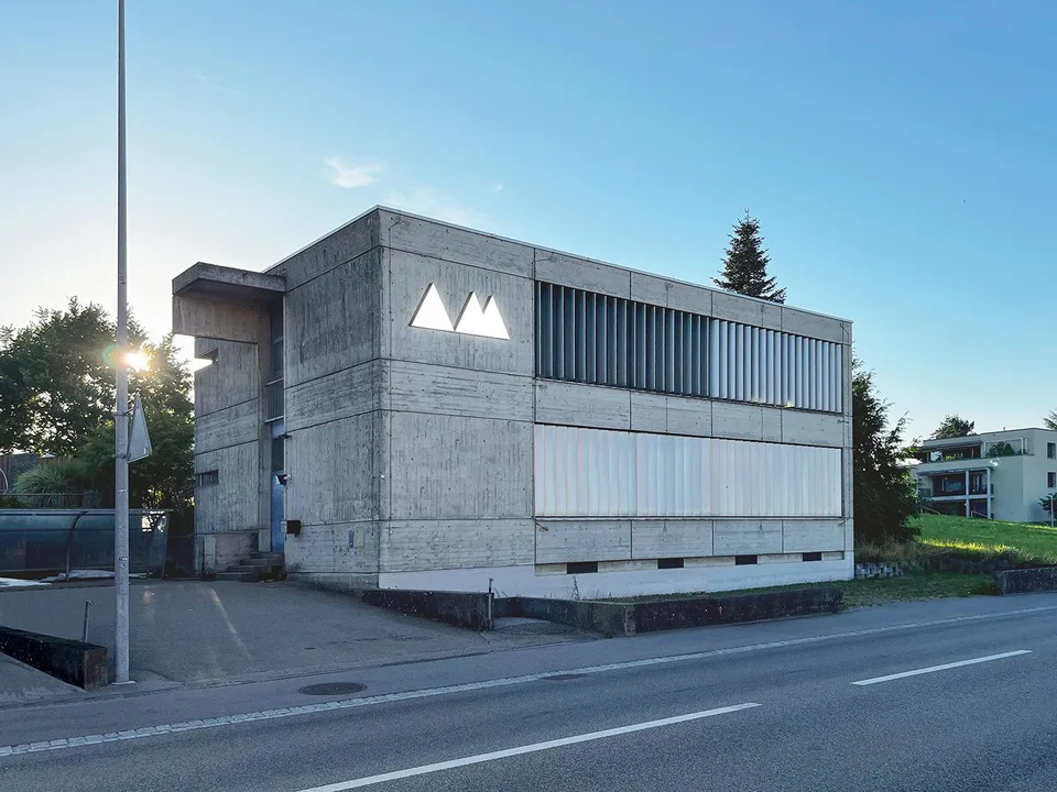 Lichtdurchflutete, vielseitig nutzbare Gewerberaum, Büro an zentraler Lage