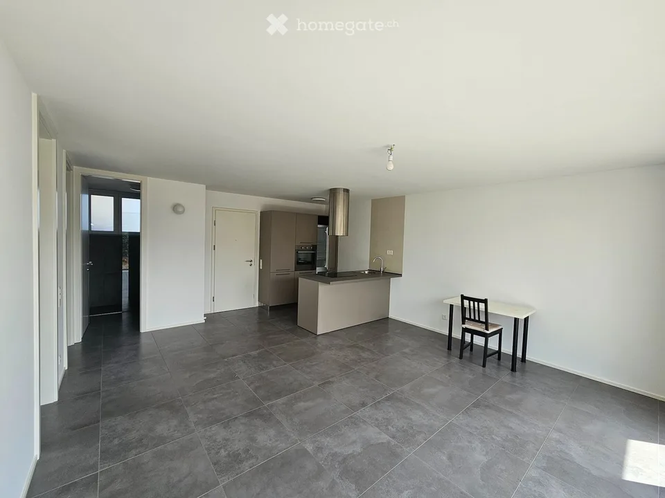 Moderne 3.5-Zimmer-Wohnung im Erdgeschoss mit Garten