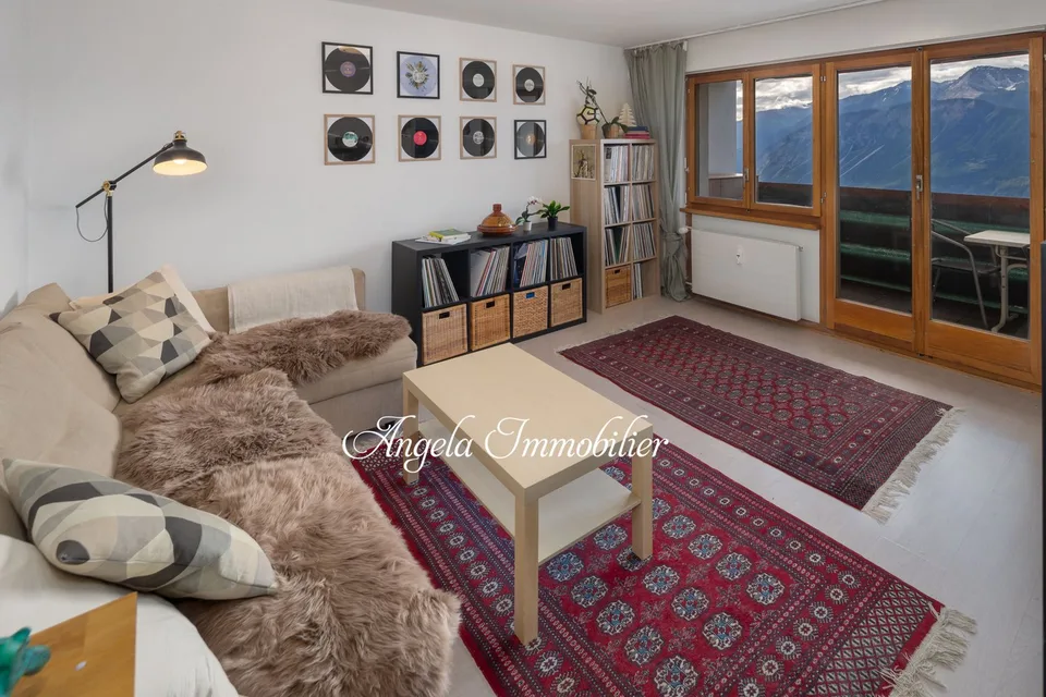 Appartamento arredato di 3,5 locali con vista mozzafiato sulle montagne a Crans-Montana