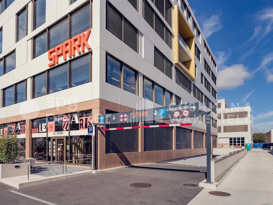 SPARK - Locaux industriels et artisanaux avec terrasse et vue à 180