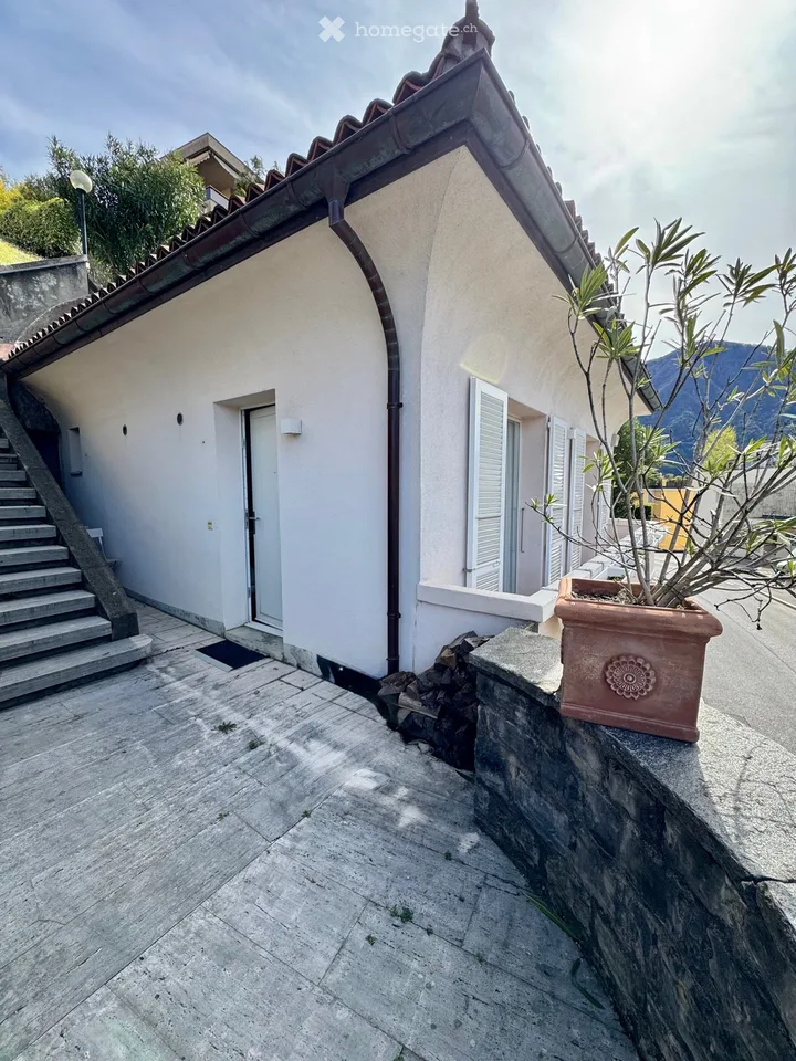 Unabhängiges Duplex-Häuschen mit teilweisem Seeblick