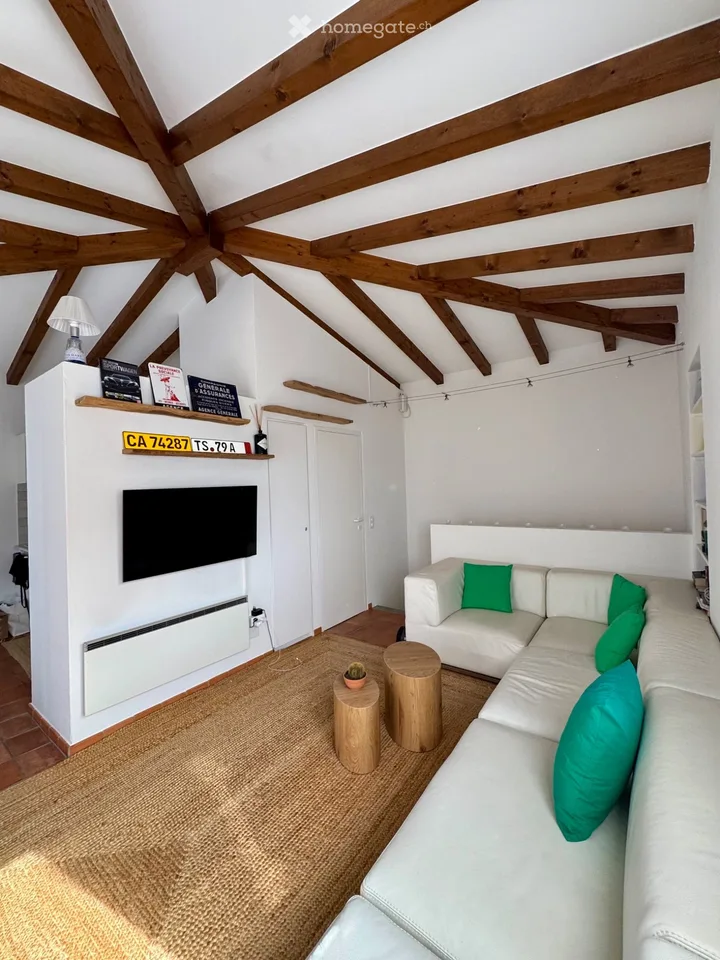 Casetta duplex indipendente con parziale vista lago