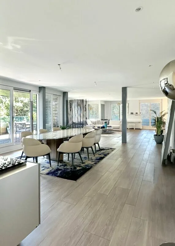 Prächtiges Apartment mit Terrasse und Aussicht im 5. Stock