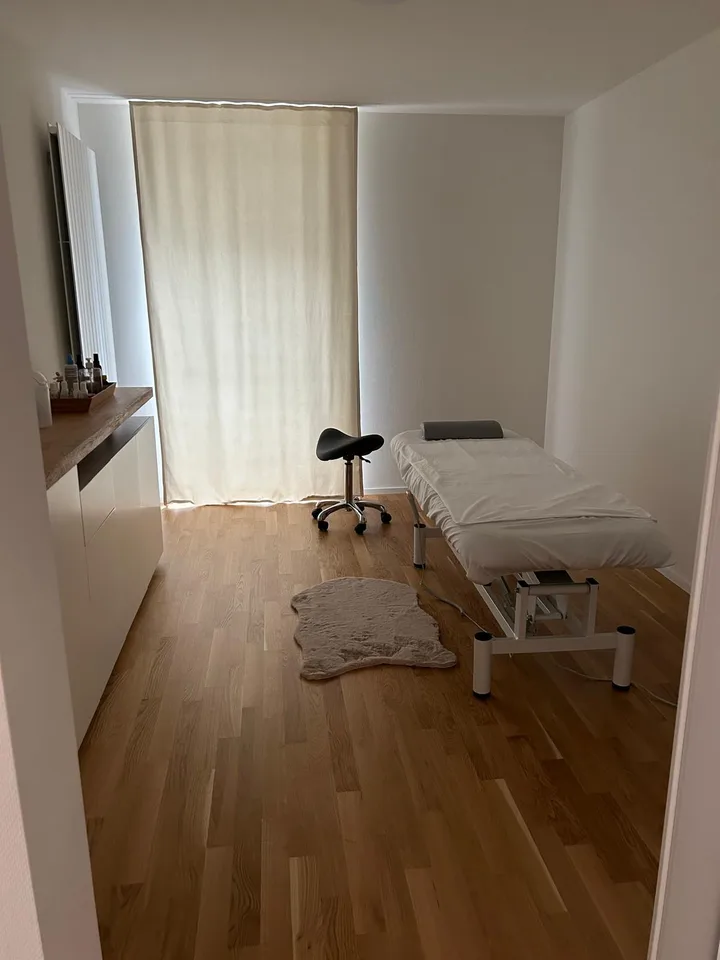Bureau / Locaux Commerciaux, Modernes et Neufs, Précédemment Utilisés comme Cabinet de Massage – photo 16 sur 16