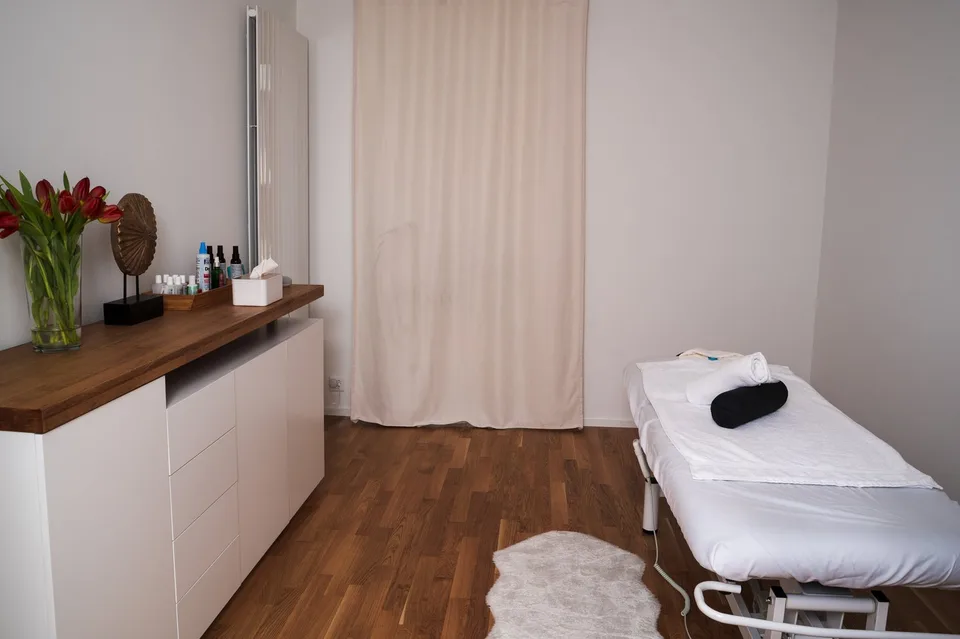 Bureau / Locaux Commerciaux, Modernes et Neufs, Précédemment Utilisés comme Cabinet de Massage – photo 6 sur 16