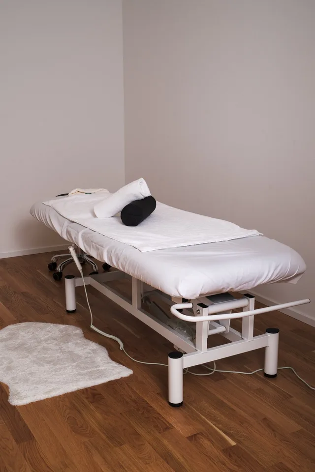 Bureau / Locaux Commerciaux, Modernes et Neufs, Précédemment Utilisés comme Cabinet de Massage – photo 7 sur 16