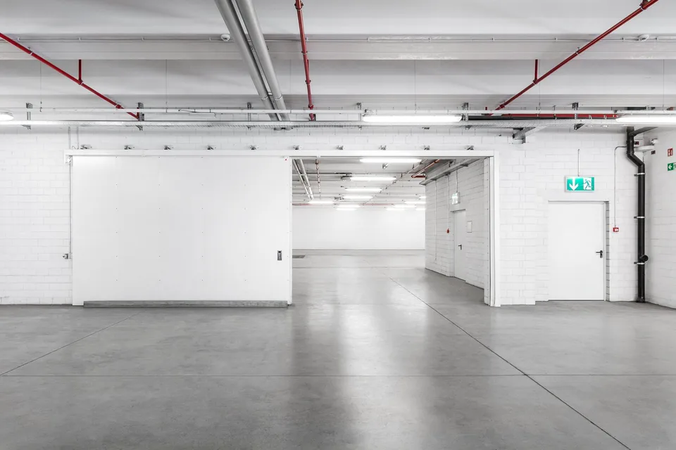 CADENAZZO - Grand entrepôt/laboratoire de 3'260 m² à louer à Cadenazzo. (Ref. 001) – photo 14 sur 24