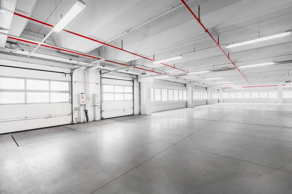 CADENAZZO - Grand entrepôt/laboratoire de 3'260 m² à louer à Cadenazzo. (Ref. 001) – photo 13 sur 24
