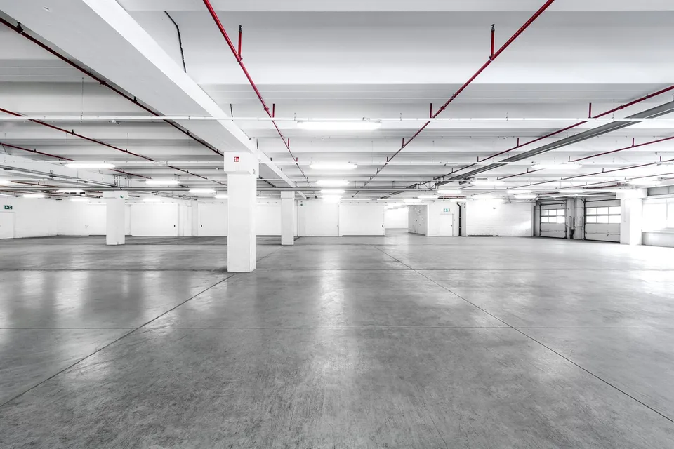 CADENAZZO - Grand entrepôt/laboratoire de 3'260 m² à louer à Cadenazzo. (Ref. 001) – photo 17 sur 24