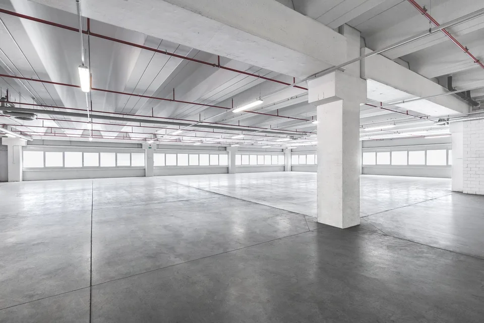 CADENAZZO - Grand entrepôt/laboratoire de 3'260 m² à louer à Cadenazzo. (Ref. 001) – photo 16 sur 24