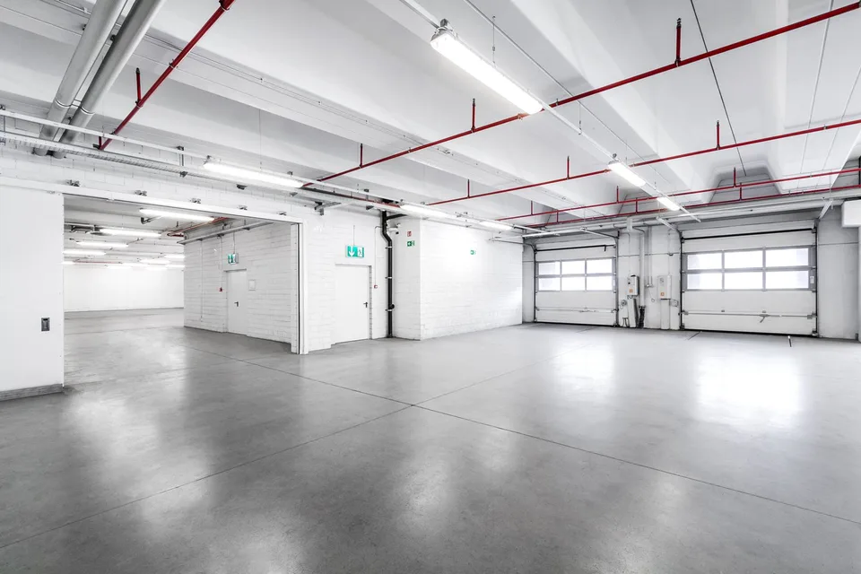 CADENAZZO - Grand entrepôt/laboratoire de 3'260 m² à louer à Cadenazzo. (Ref. 001) – photo 19 sur 24