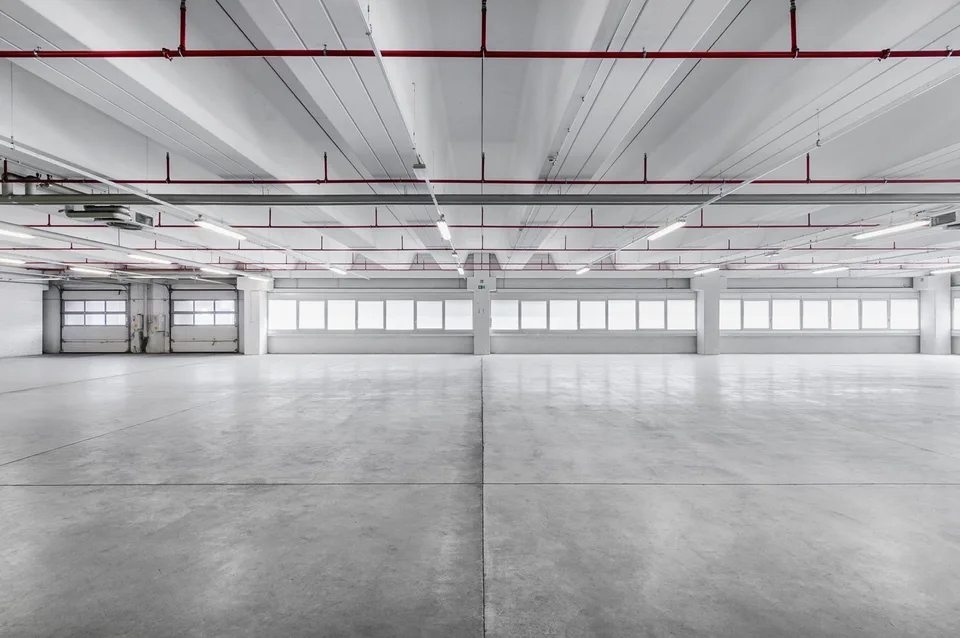 CADENAZZO - Grand entrepôt/laboratoire de 3'260 m² à louer à Cadenazzo. (Ref. 001) – photo 15 sur 24