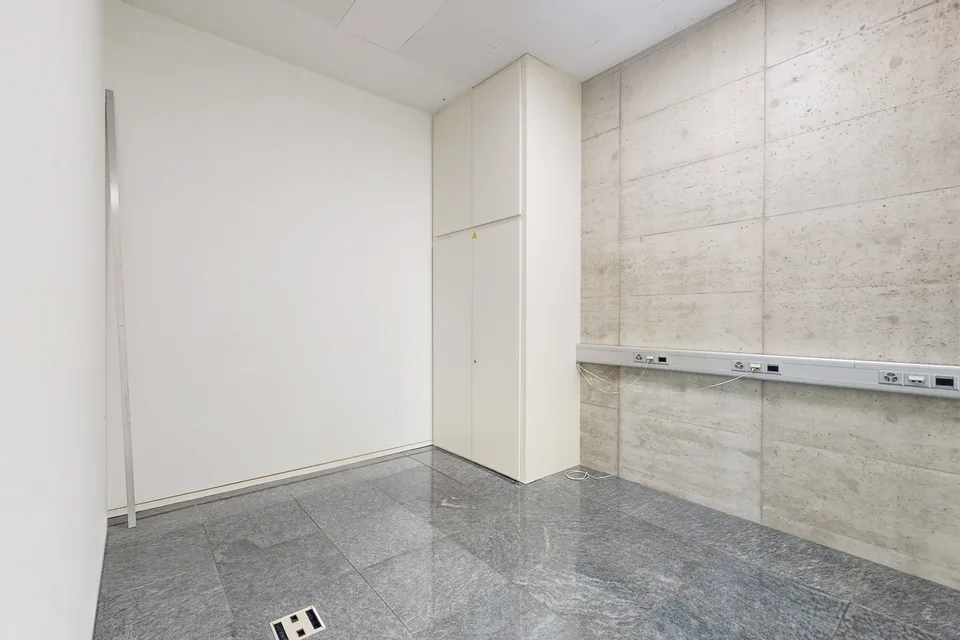 Dai luce alla tua attività, spazio commerciale con ampie vetrine – foto 6 di 8