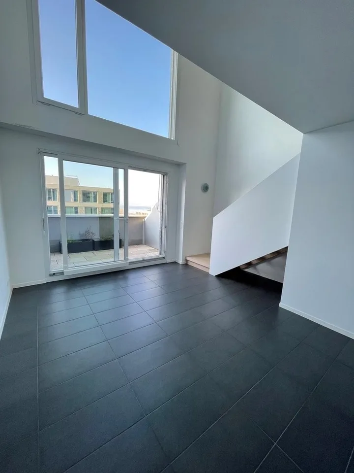 Schönes Dachgeschoss-Duplex mit Seeblick!