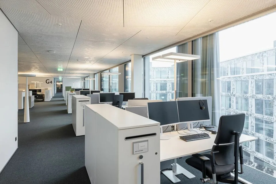 «RICHTIPLATZ» da 600m² - elegante, centrale, pronta per gli affari.