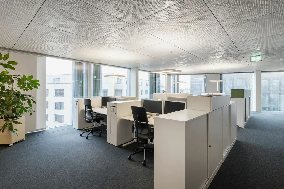 «RICHTIPLATZ» da 600m² - elegante, centrale, pronta per gli affari.