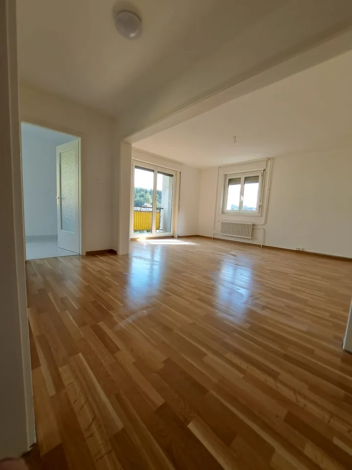 Charmantes 1.5-Zimmer-Wohnung mit Balkon in Le Locle