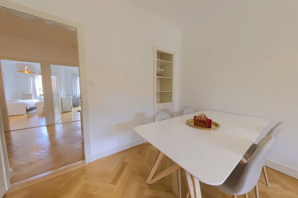 Furnished 2 bedroom apartment / Appartement meublé 2 chambres
