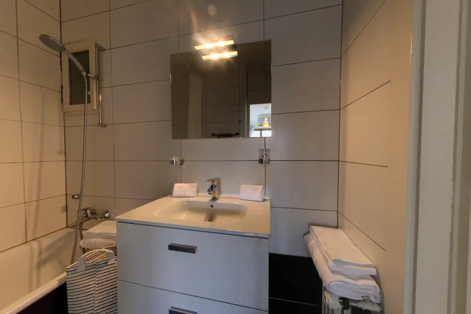 Furnished 2 bedroom apartment / Appartement meublé 2 chambres – Foto 10 von 10