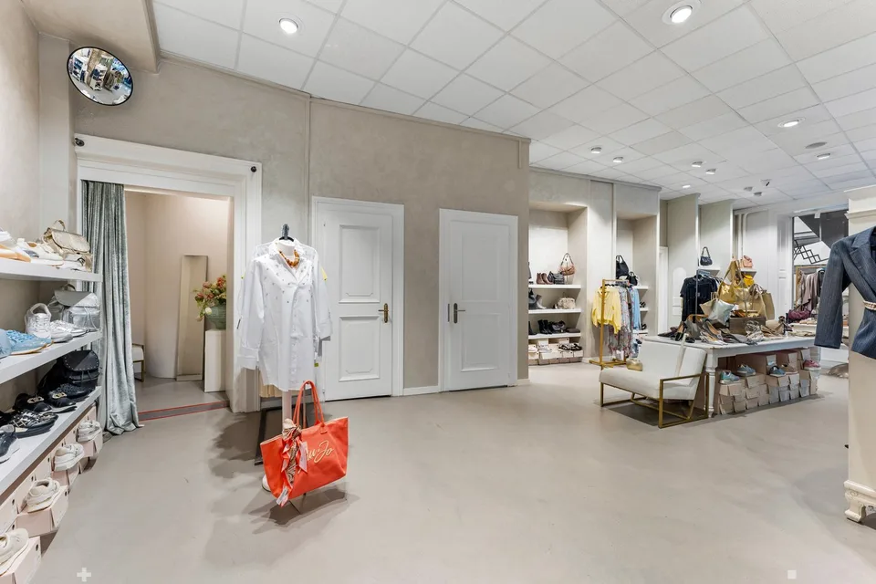 Attraktive Gewerbefläche an zentraler Lage in Biel – ideal für Verkauf, Showroom oder Dienstleistung – photo 7 sur 14