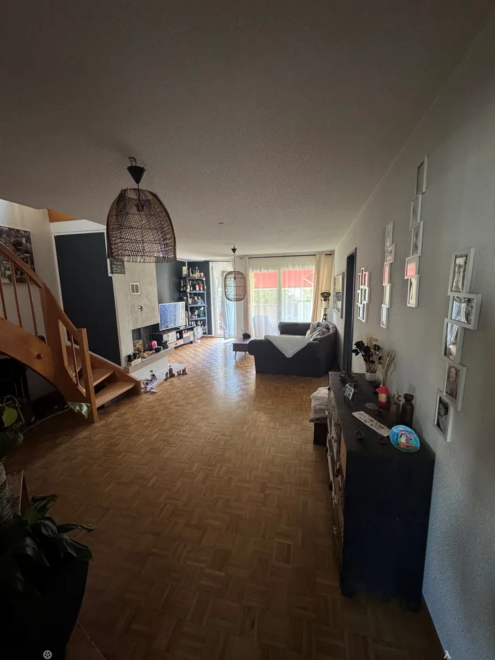 6-Zimmer-Duplexwohnung