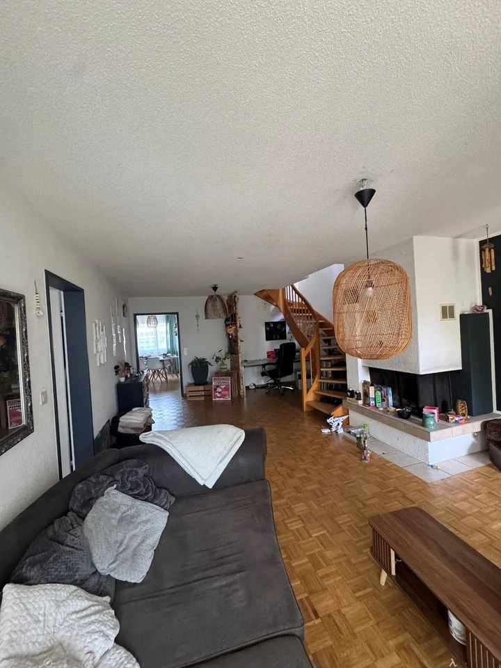 6-Zimmer-Duplexwohnung