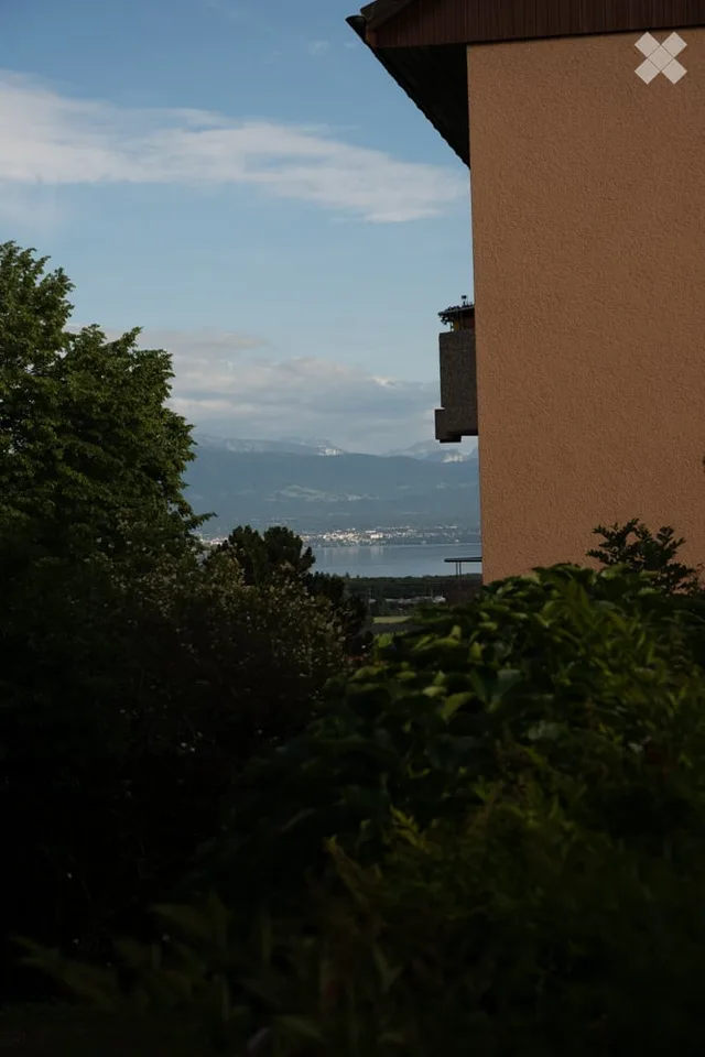 Aubonne - Prächtiges 5,5-Zimmer-Wohnung mit Garten 250 m² & Blick auf den See